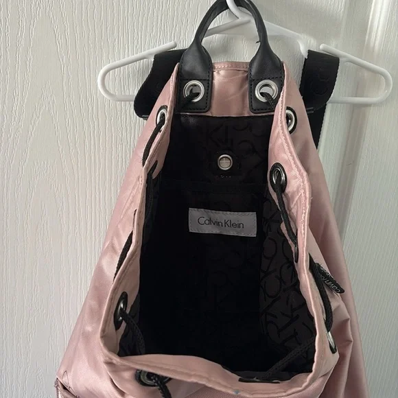 Calvin Klein back pack - Picture 5 of 10